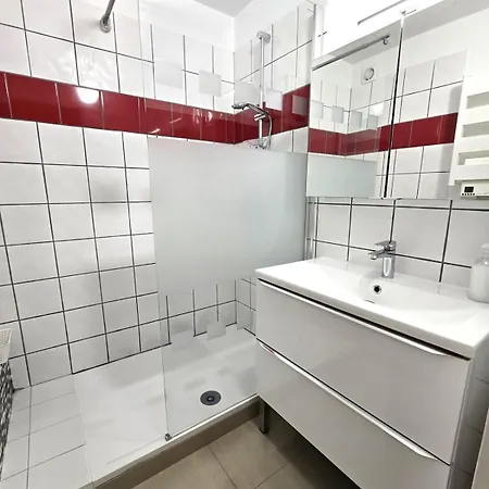דירה Cocon Bord De Mer, Elegant With Ac And Parking And Wifi